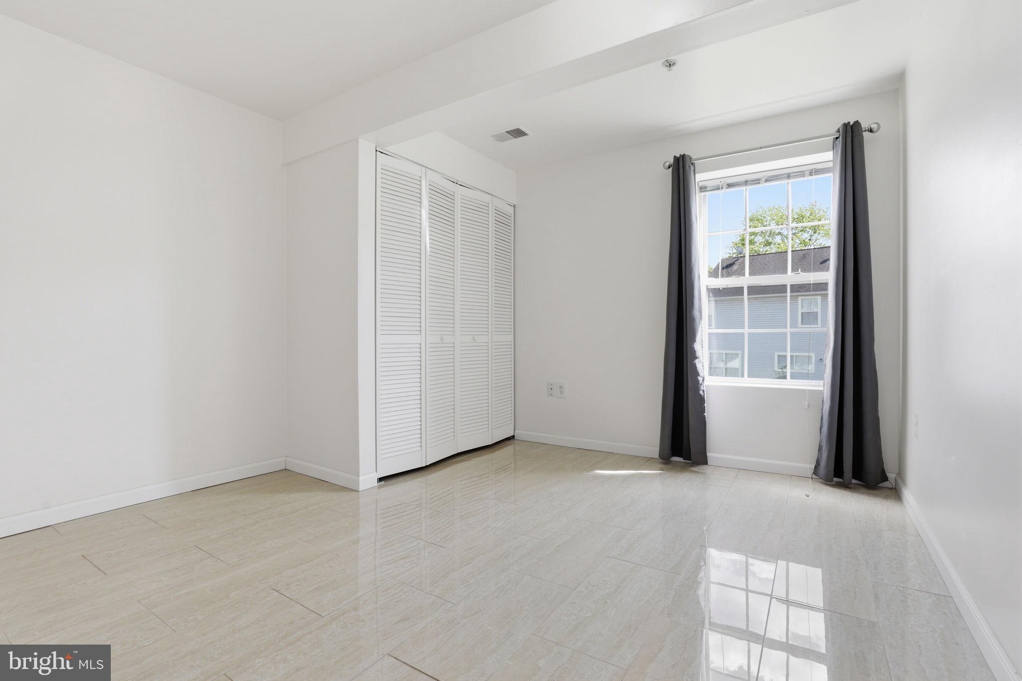TARTAN SOUTH-PLAT FOUR> - Residential