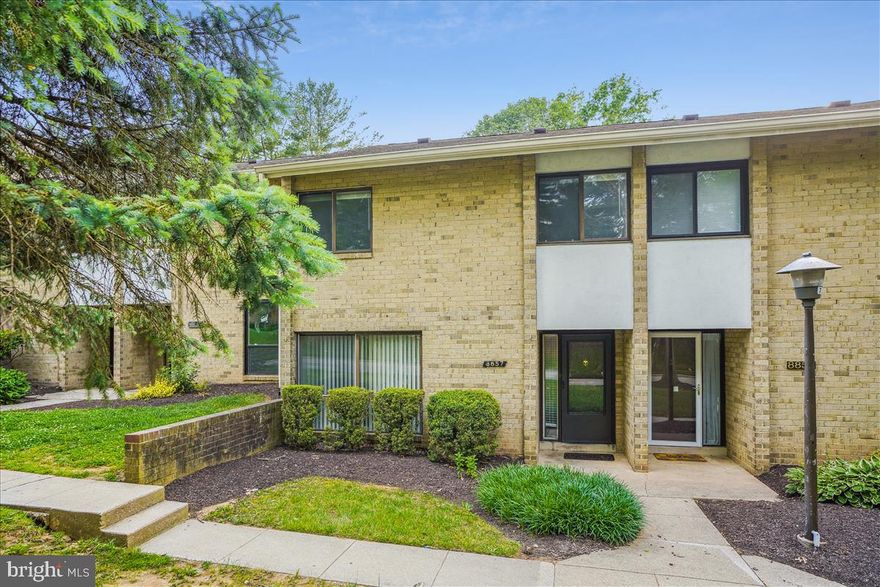 Just listed!!! 3 bedroom, 1.5 bathroom townhouse with several updates throughout. New kitchen cabinets, new counter tops, new stove, new fridge, new oven, new dishwasher, new garbage disposer, new water heater, new laminate floors in kitchen and dining room, new toilets, new bathroom vanities, new bathroom porcelain tile floors, new washer, new dryer, and soft new carpet. Close to shopping, highway, restaurants and schools. Excellent location! Good credit, good income, and good rental history are required for applicants to be considered.