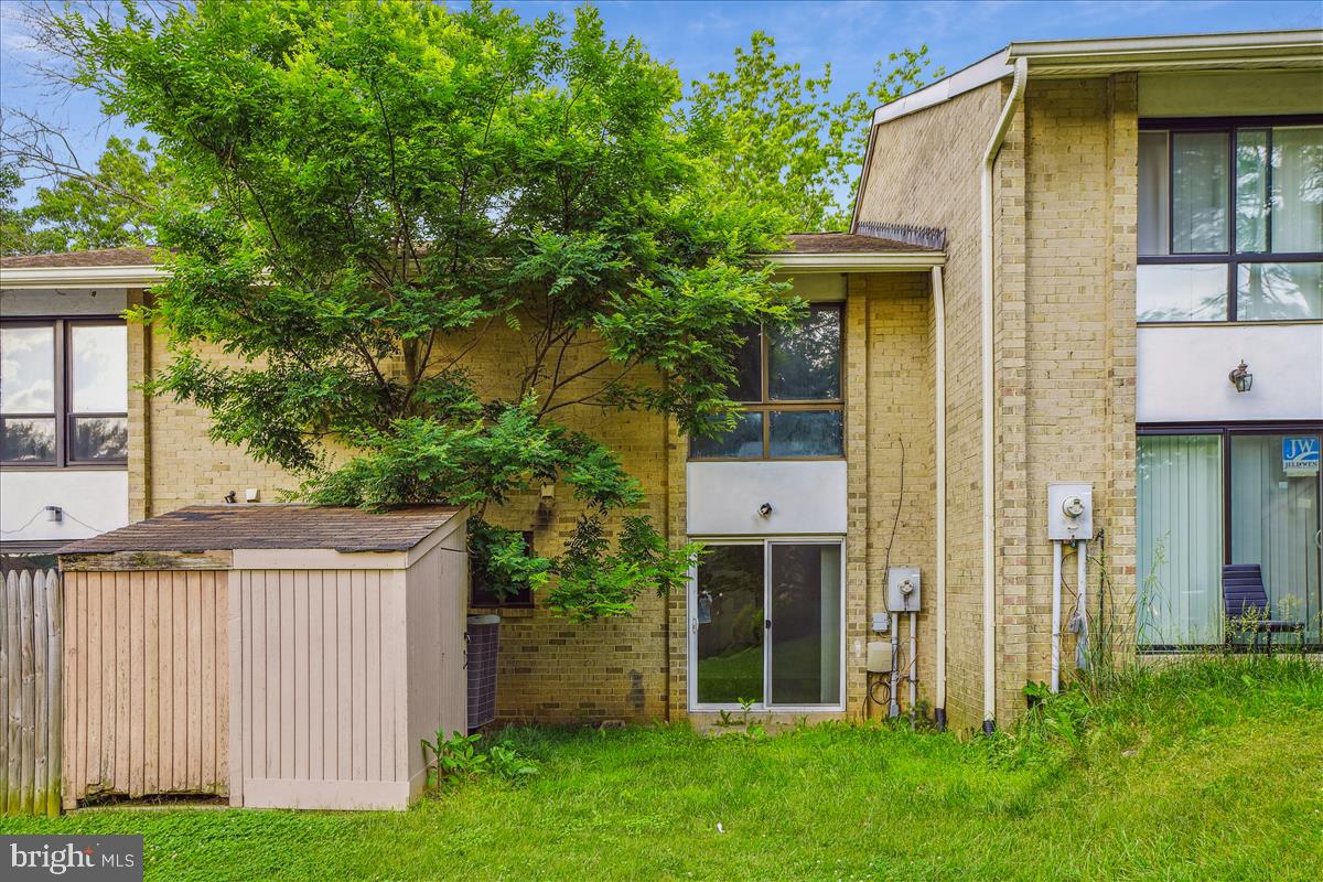 VILLAGE OF LONG REACH - Residential Lease