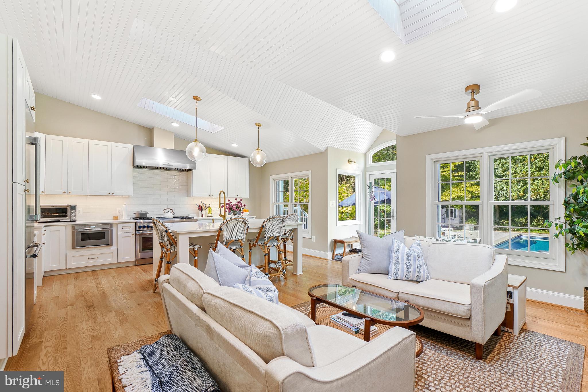 11 RIDGE ROAD