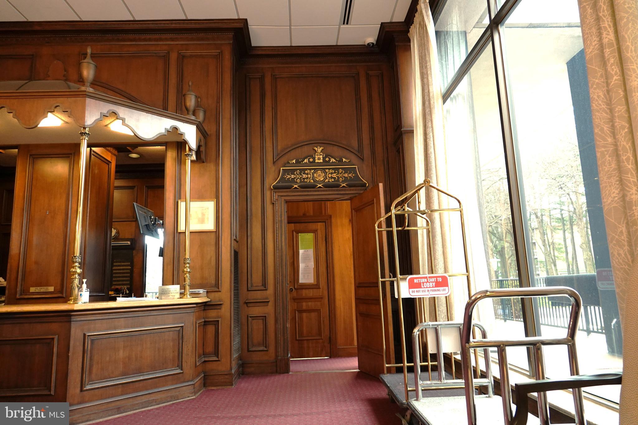 WASHINGTONIAN TOWER - Residential