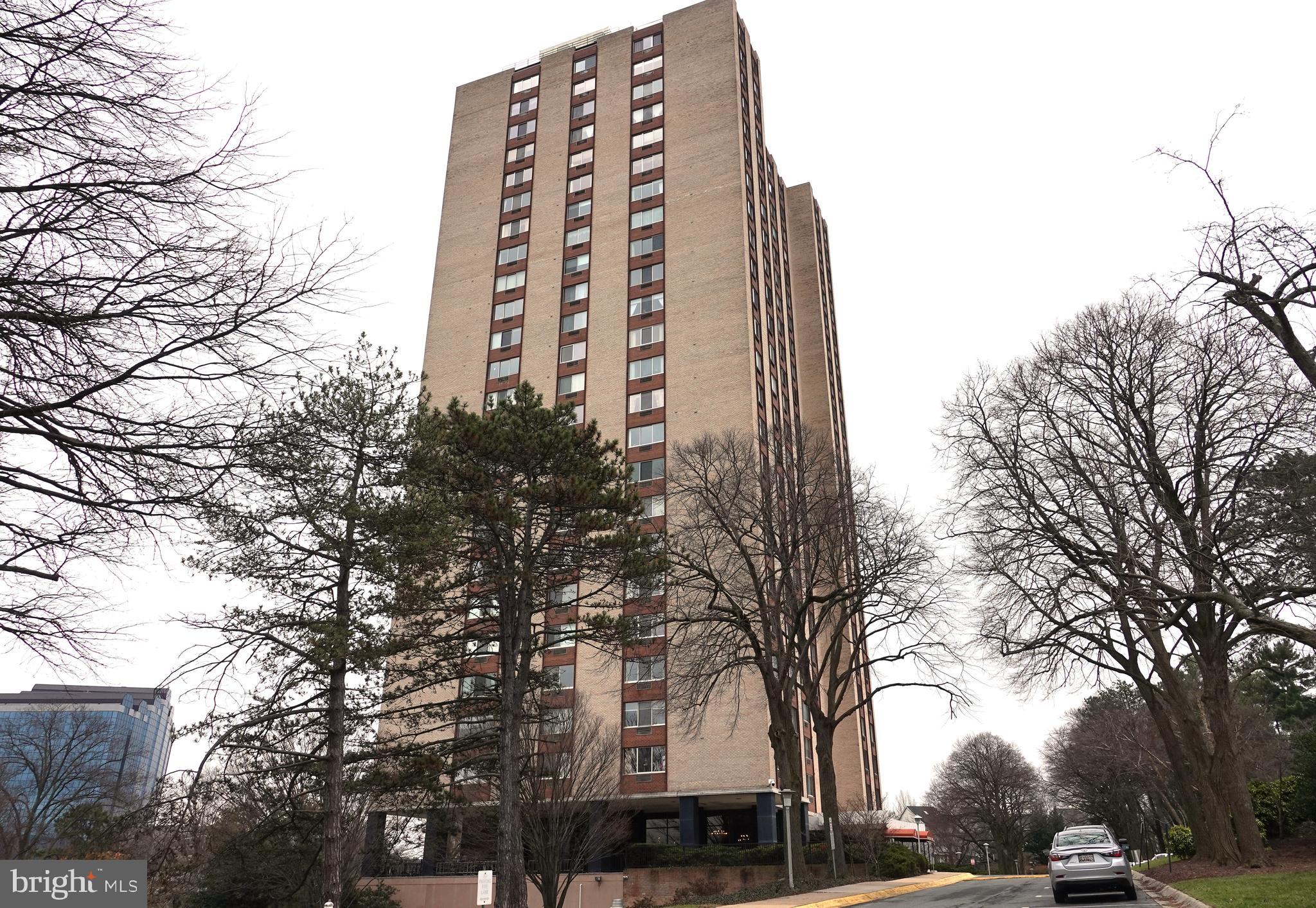 WASHINGTONIAN TOWER - Residential