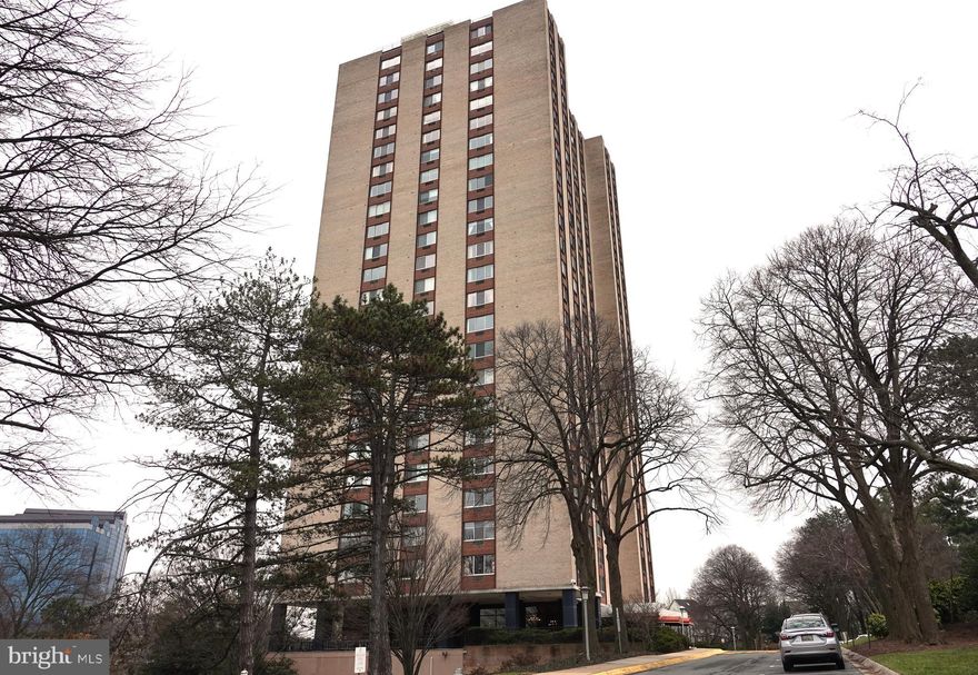 Bright and sun filled efficiency in sought after Washingtonian Tower with spectacular view. 24 hour security and concierge. Plenty of free parking. Shared laundry on top level. Very close to Rio Center, lake front, Crown Farm, shopping, restaurants and entertainment. Easy access to all major commuting routes, Metro, and hospitals.  The unit is freshly painted, and new flooring and vanity installed.