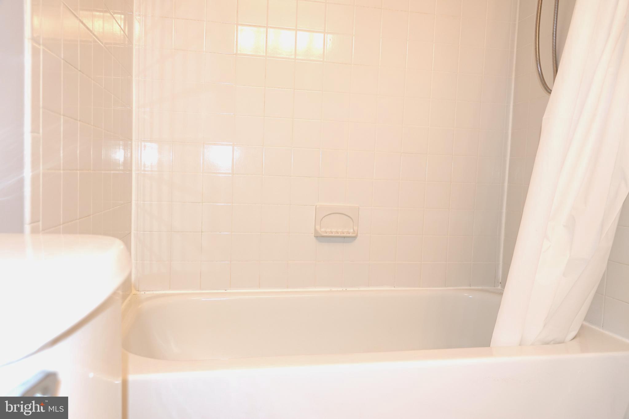 WASHINGTONIAN TOWER - Residential