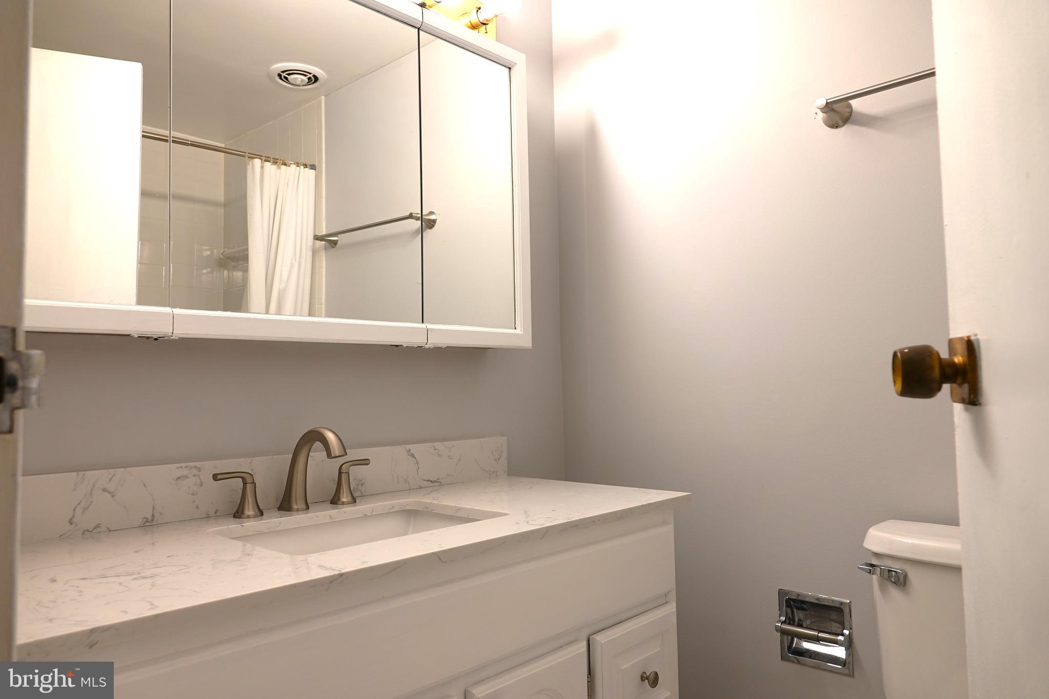 WASHINGTONIAN TOWER - Residential