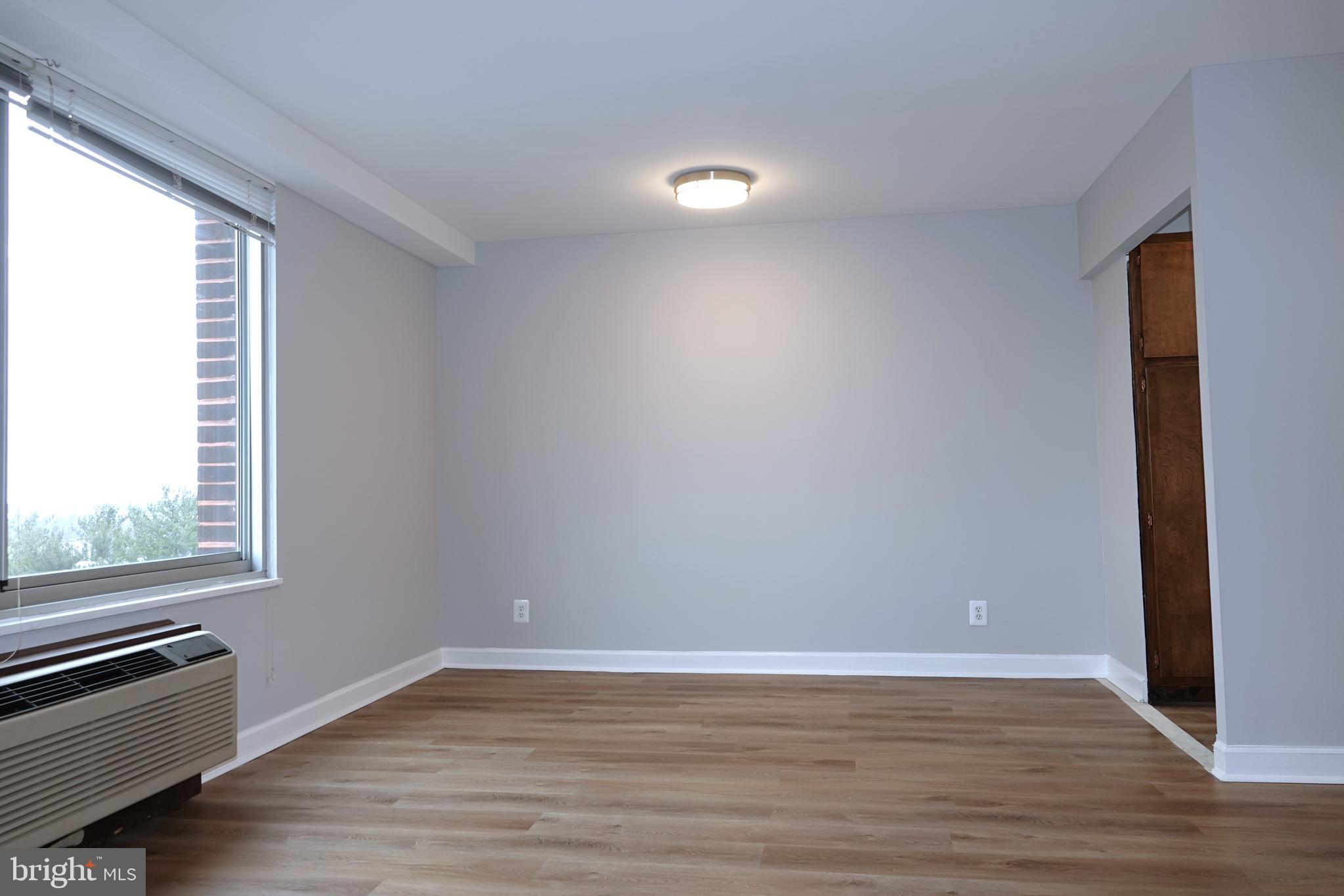 WASHINGTONIAN TOWER - Residential