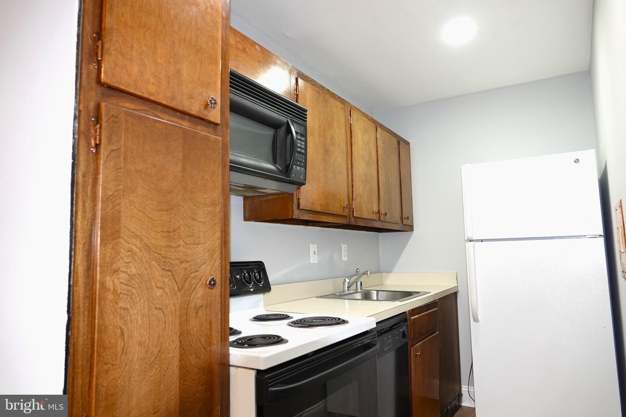 WASHINGTONIAN TOWER - Residential