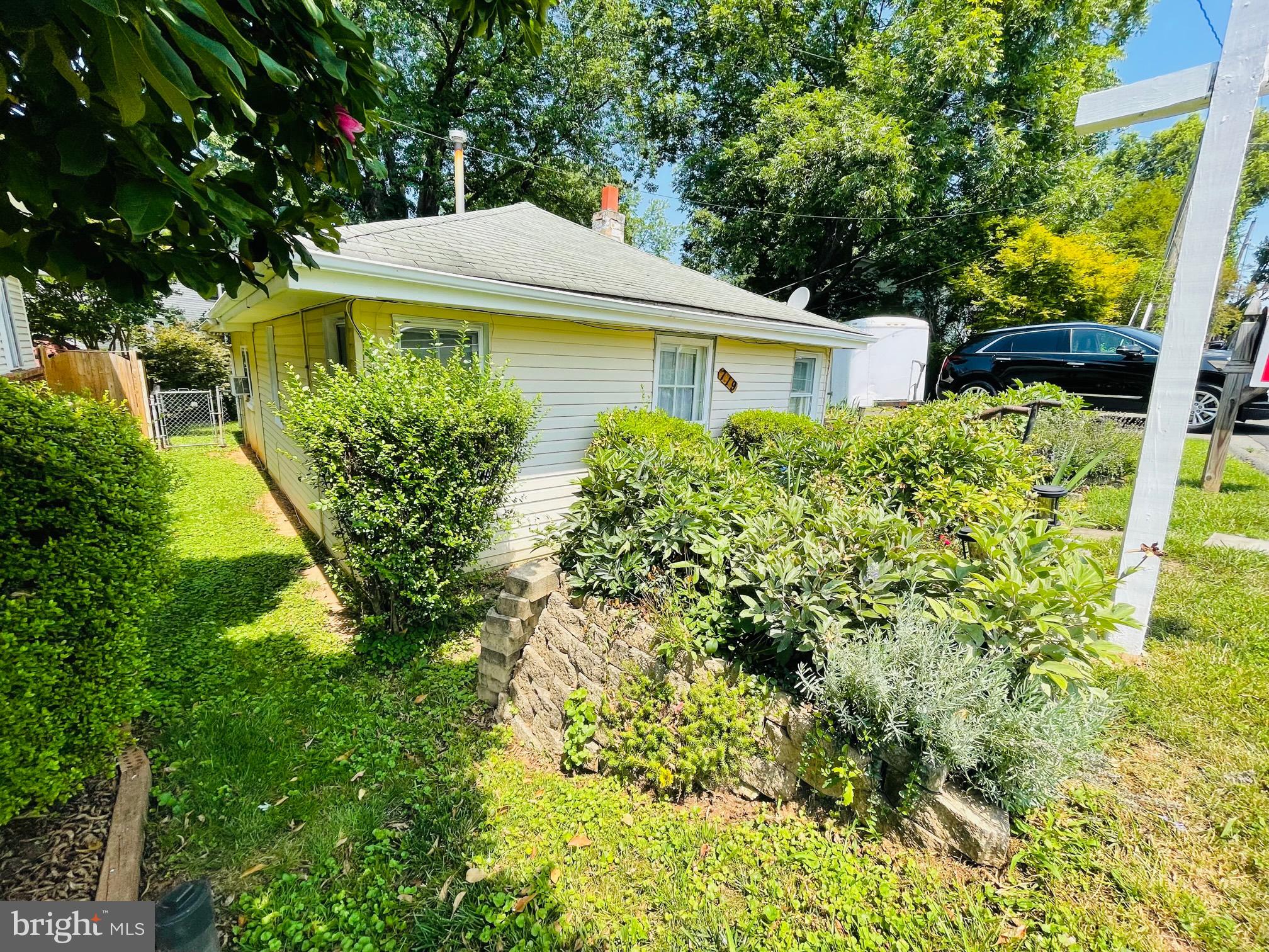 WAVERLEY HEIGHTS - Residential