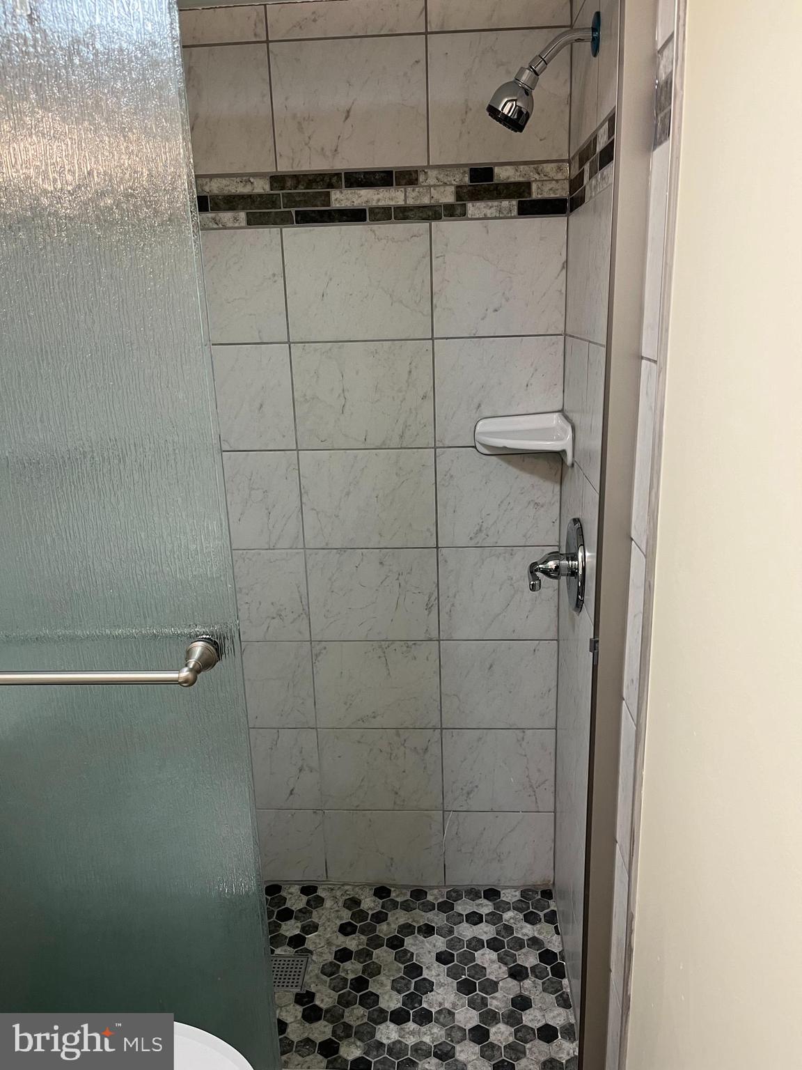 LEVINDALE - Residential Lease