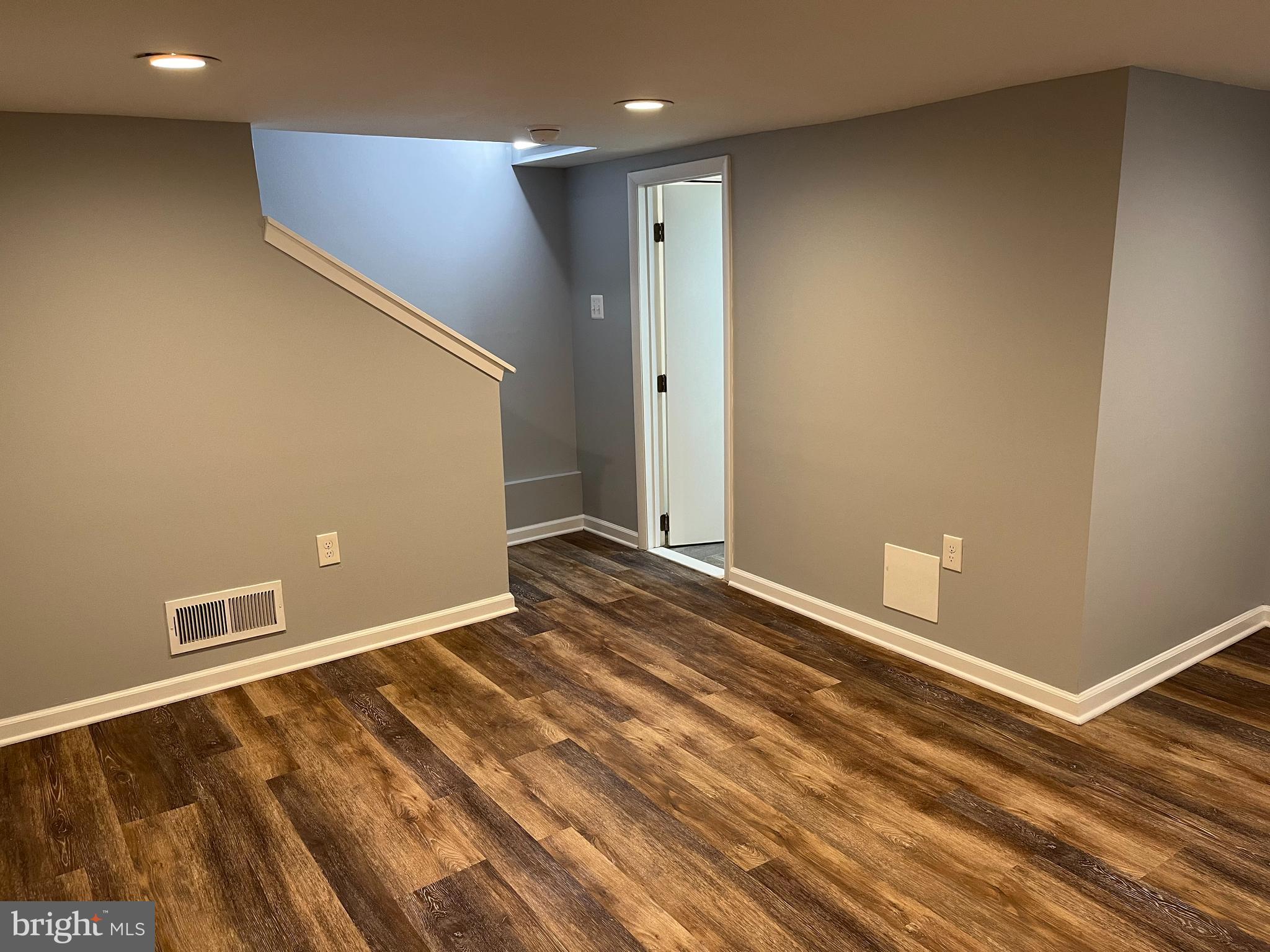 LEVINDALE - Residential Lease