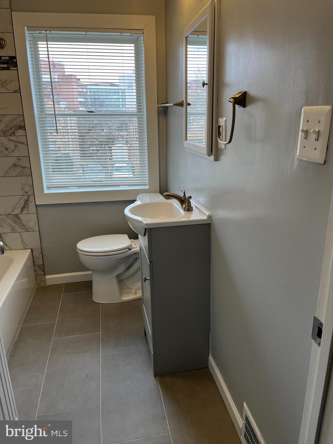 LEVINDALE - Residential Lease