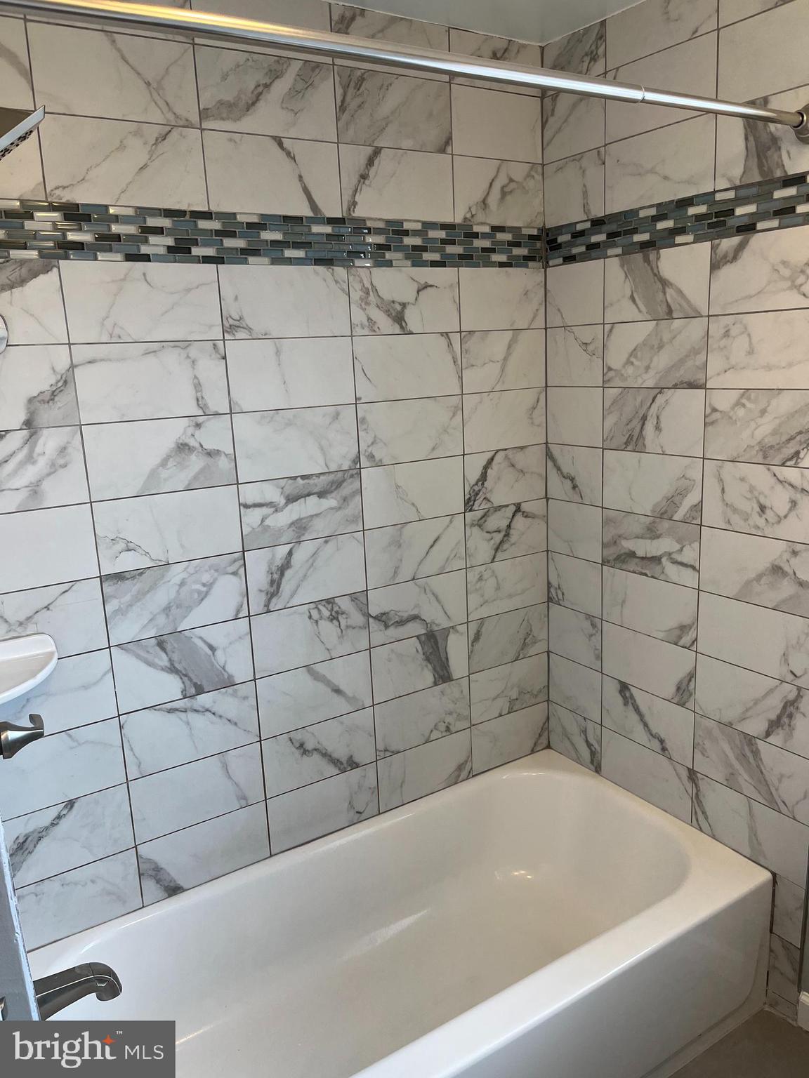 LEVINDALE - Residential Lease