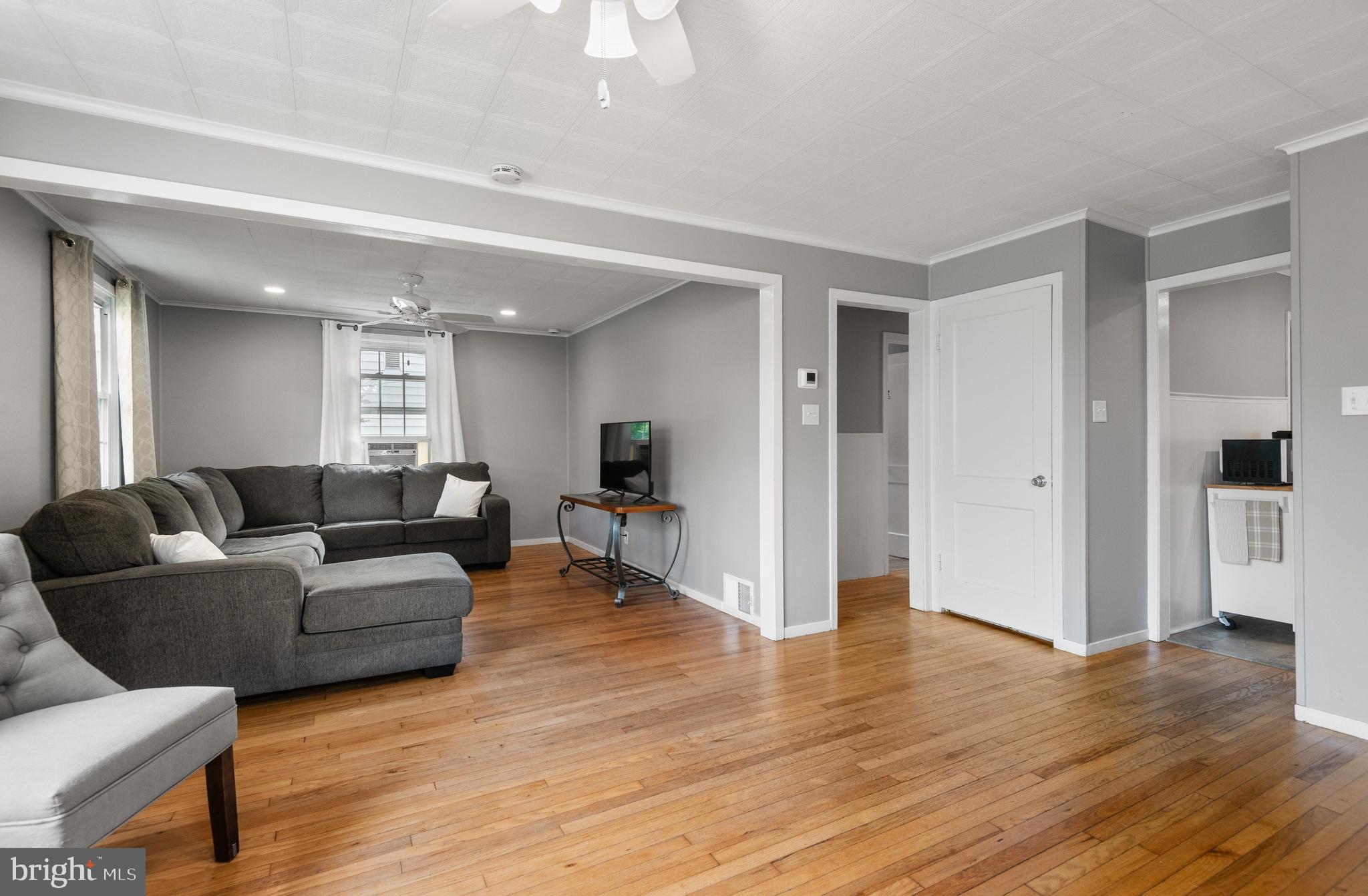 1306 BLACKHORSE HILL RD