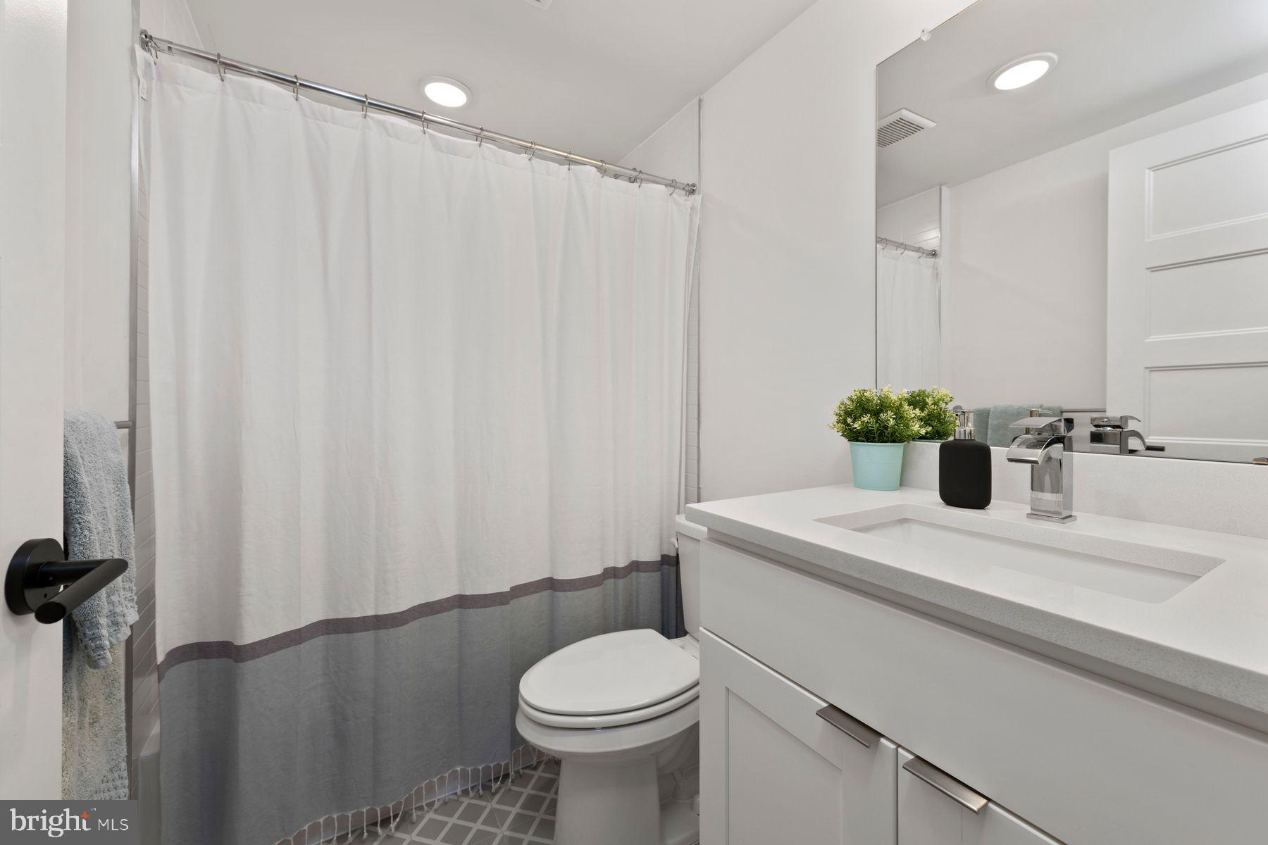 FRANCISVILLE - Residential