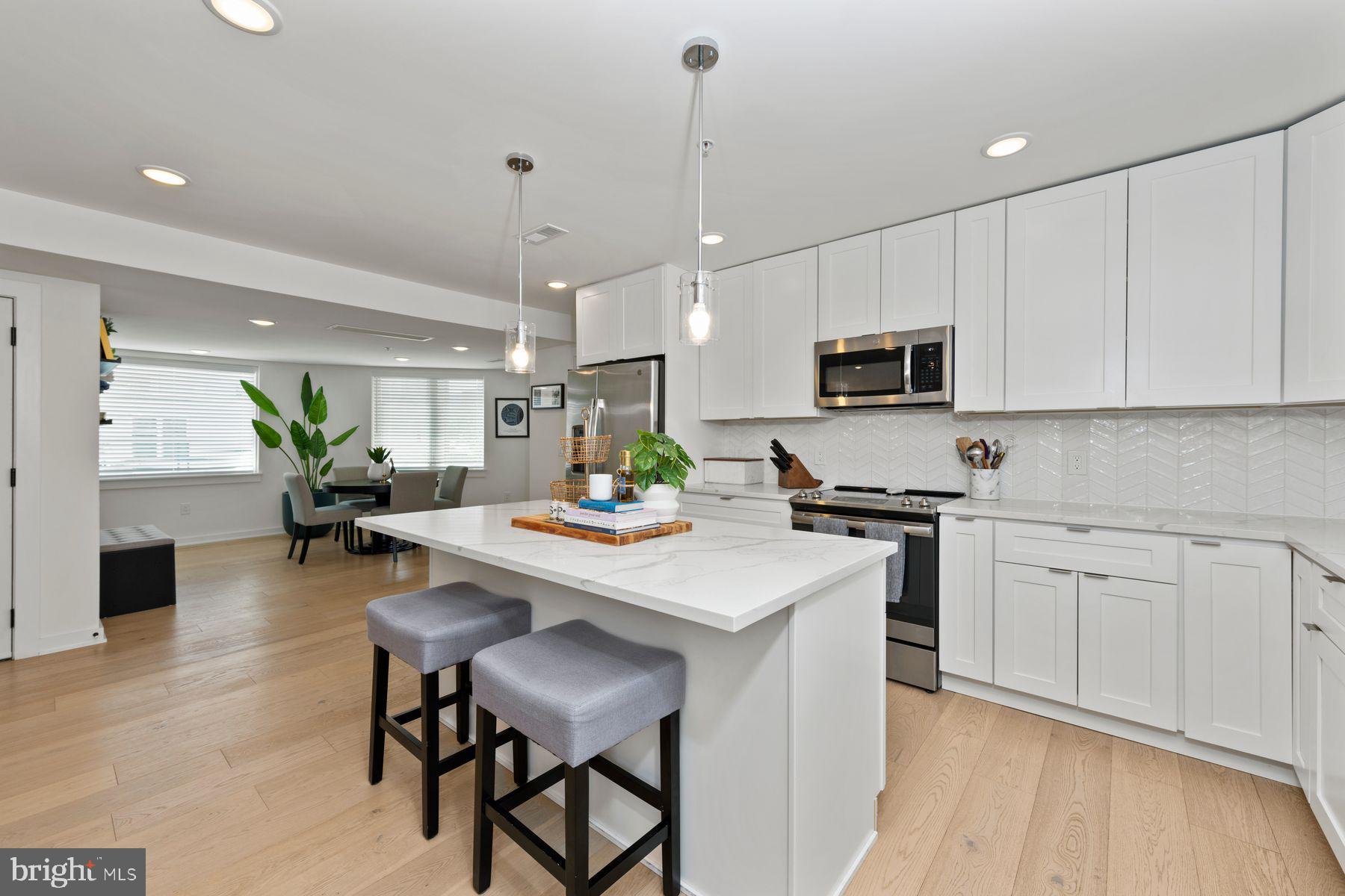 FRANCISVILLE - Residential