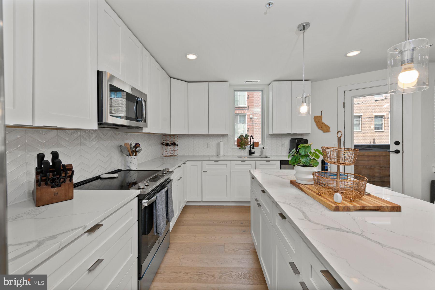 FRANCISVILLE - Residential