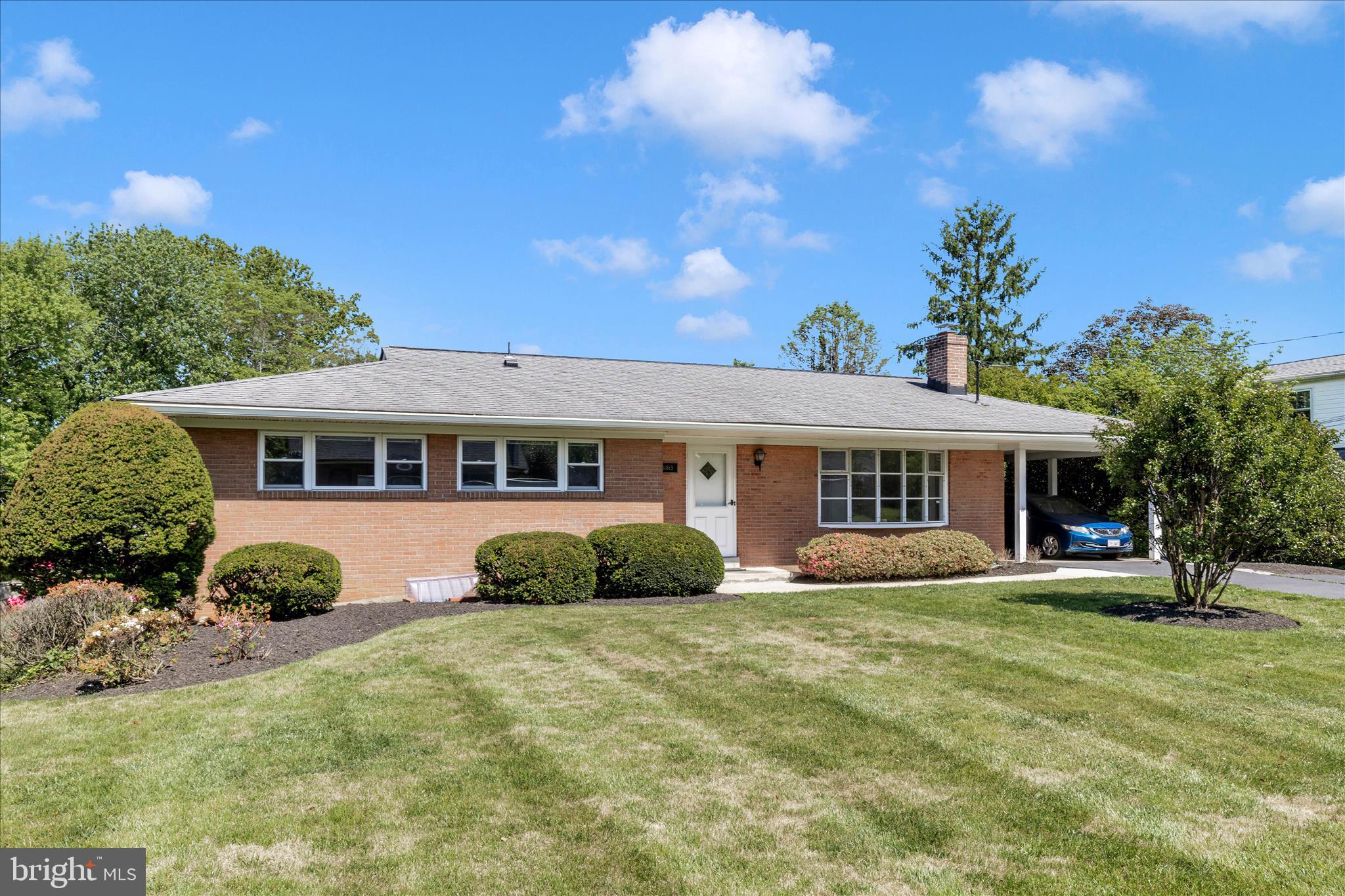 SPRINGBROOK KNOLLS - Residential