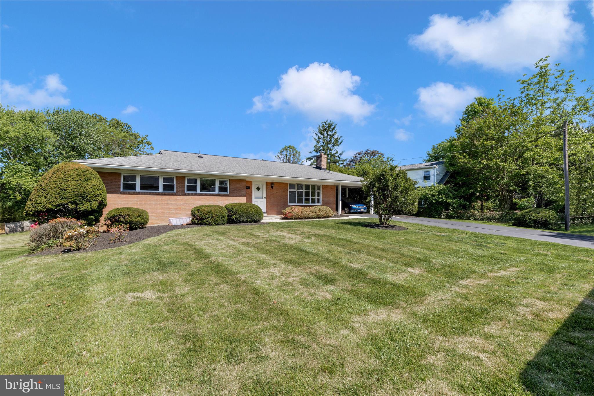SPRINGBROOK KNOLLS - Residential