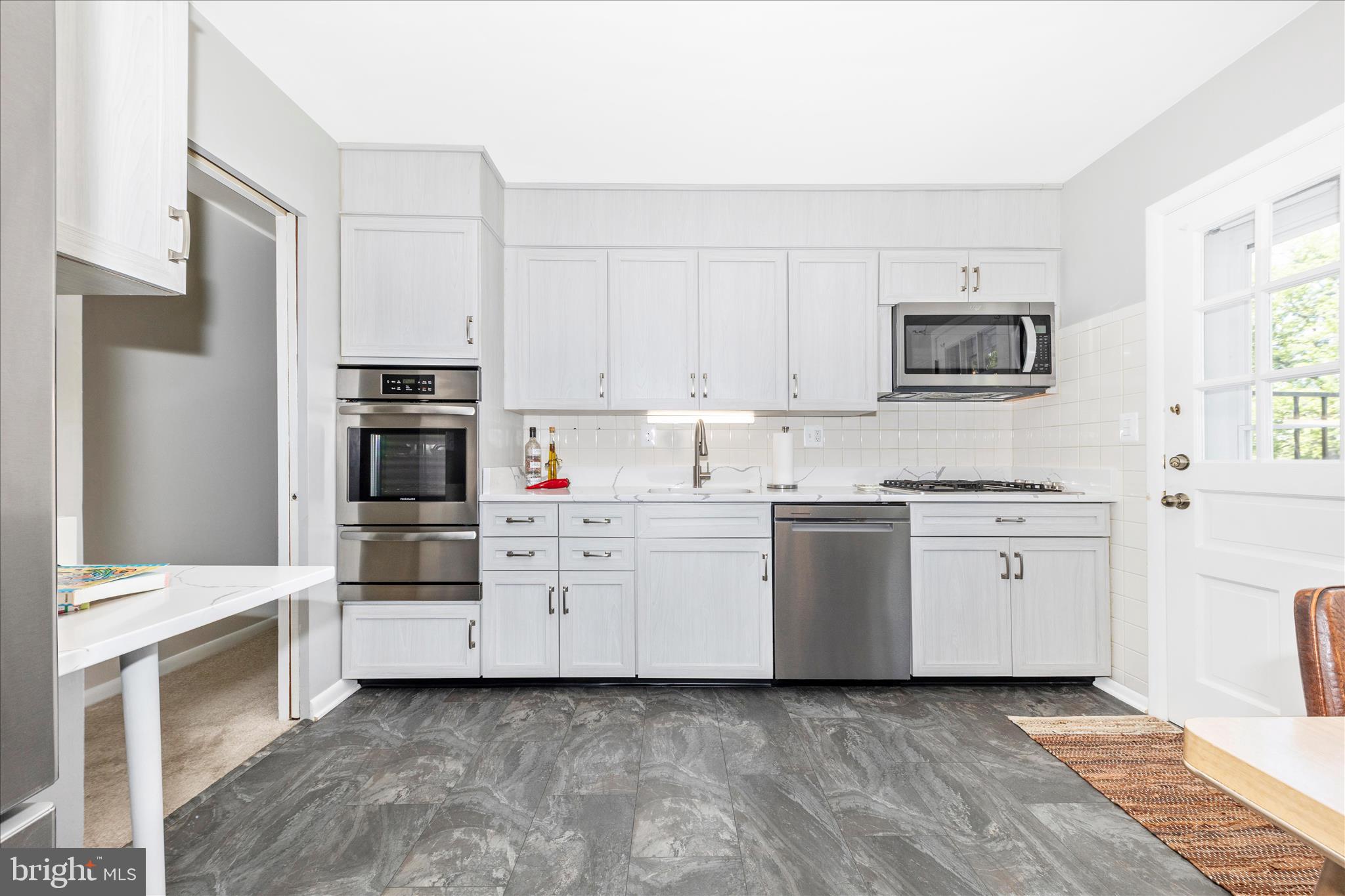 SPRINGBROOK KNOLLS - Residential