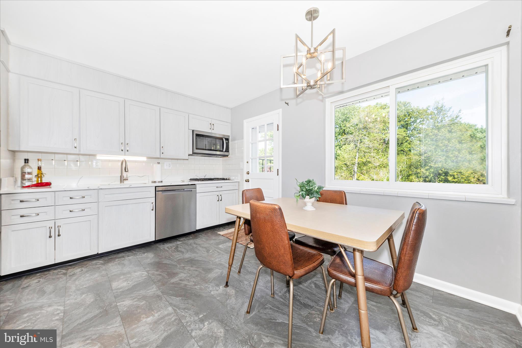SPRINGBROOK KNOLLS - Residential