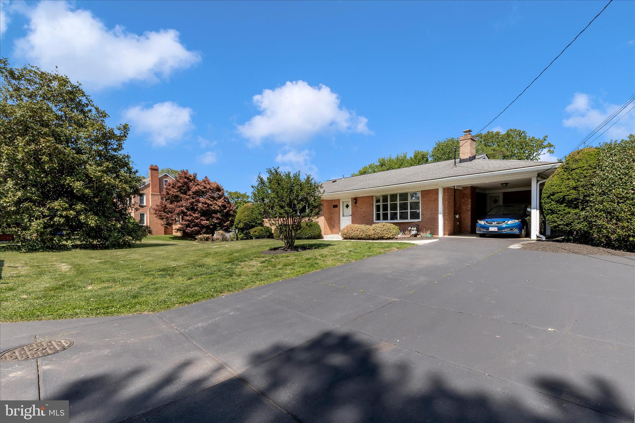 SPRINGBROOK KNOLLS - Residential