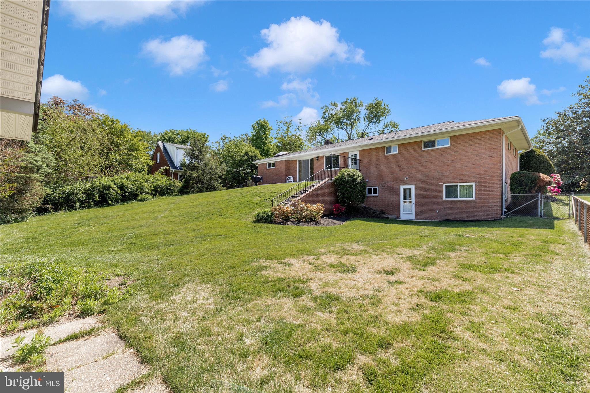 SPRINGBROOK KNOLLS - Residential