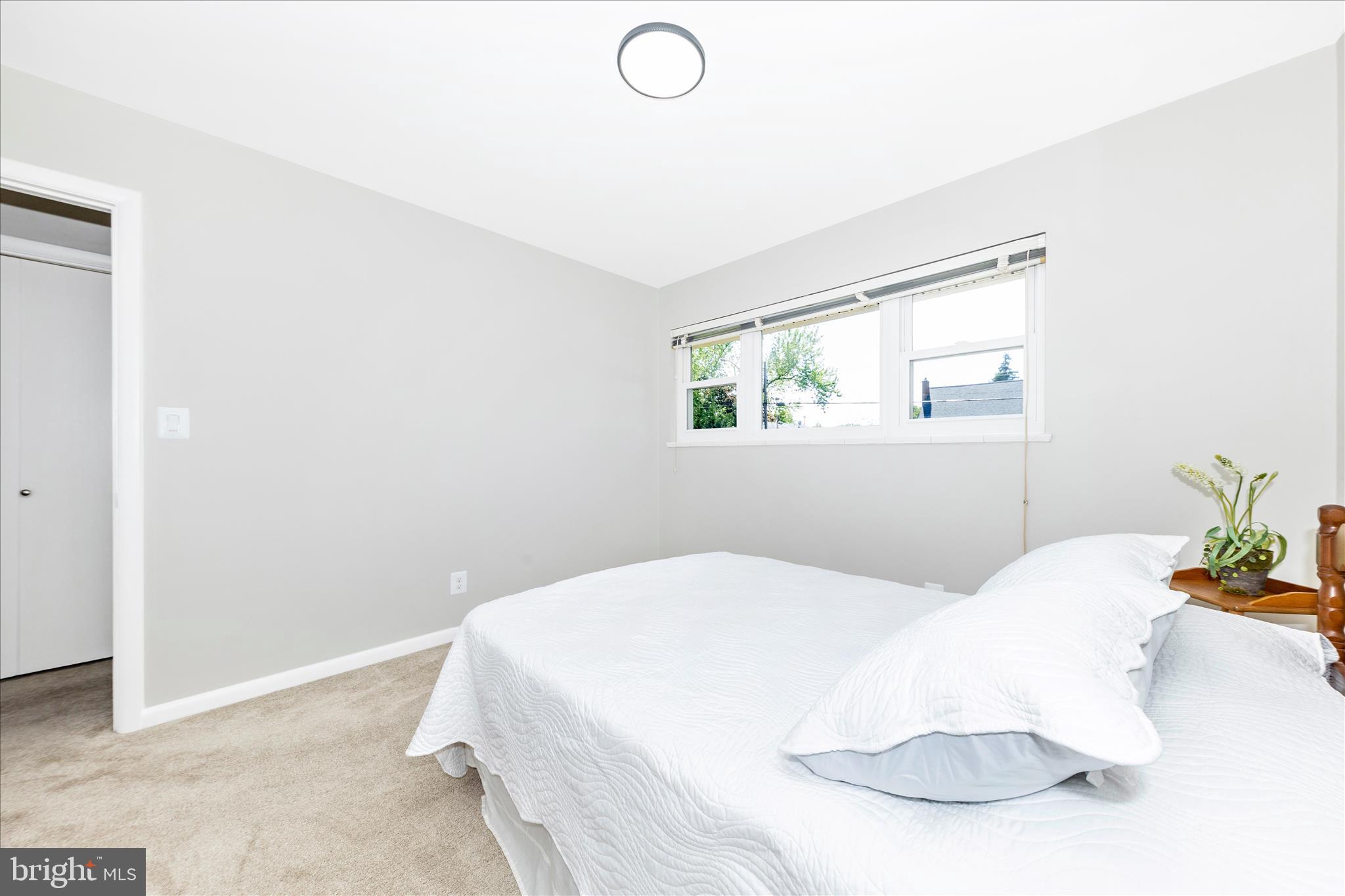SPRINGBROOK KNOLLS - Residential