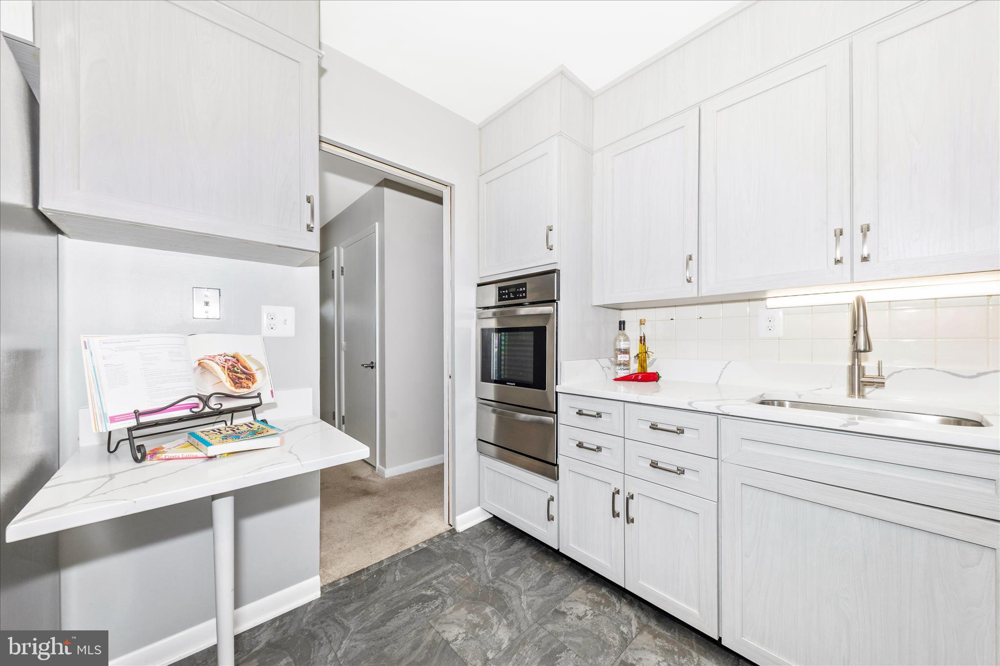 SPRINGBROOK KNOLLS - Residential