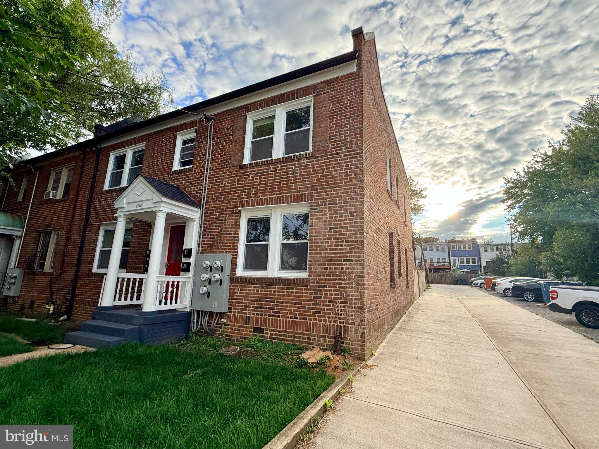2920 8TH STREET NE 3