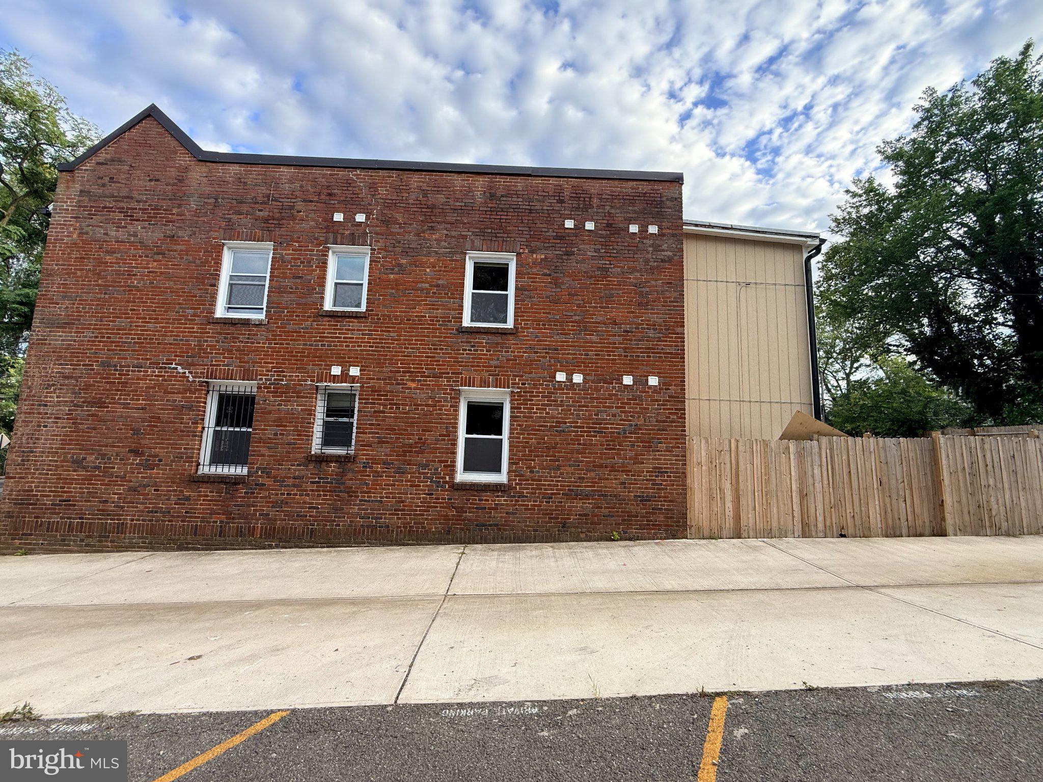 2920 8TH STREET NE 3