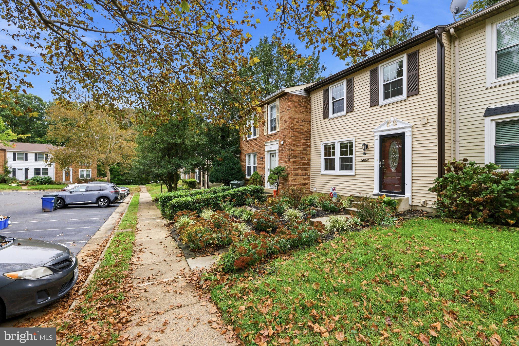 5852 ROCK FOREST COURT