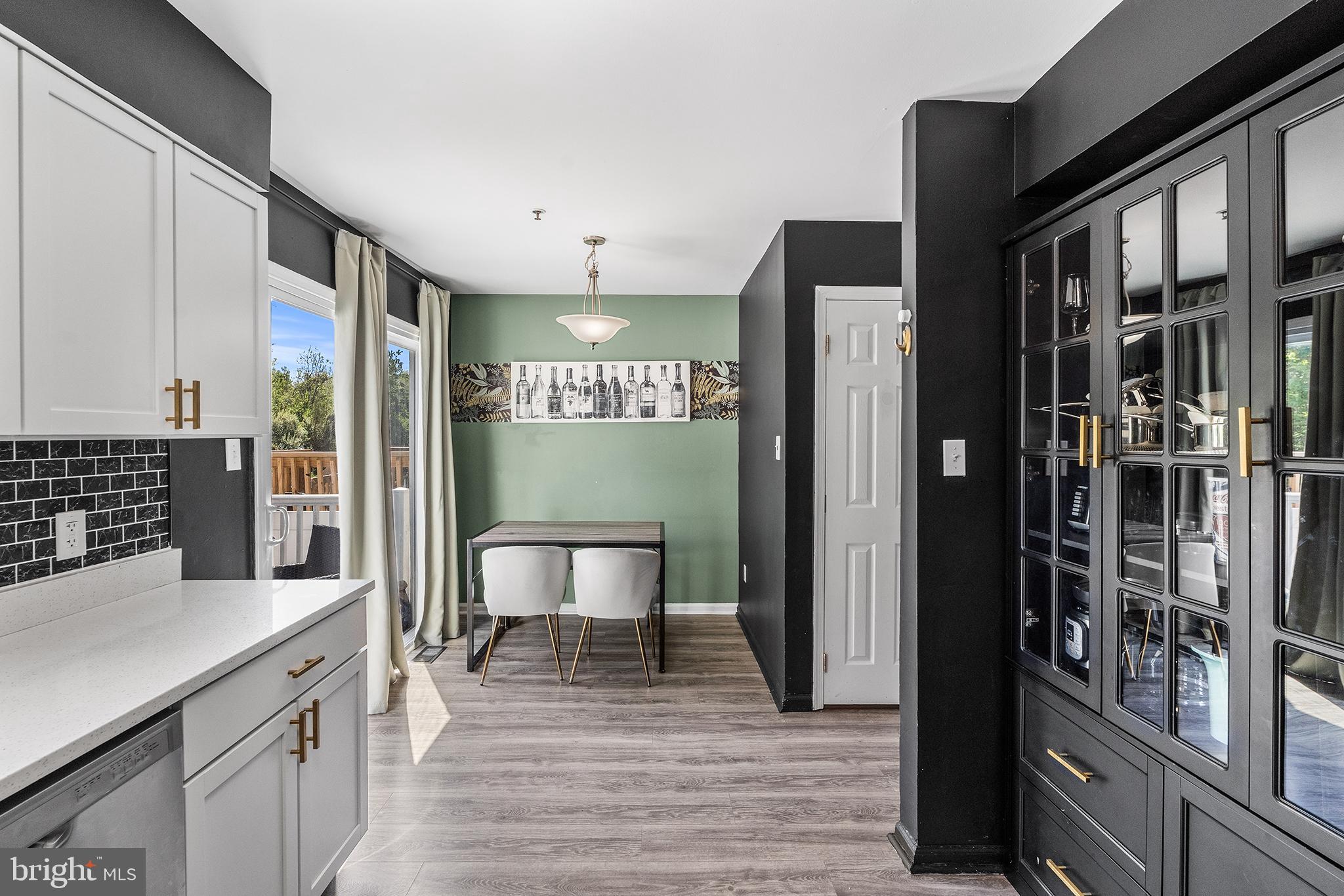 BUTTONWOODS - Residential