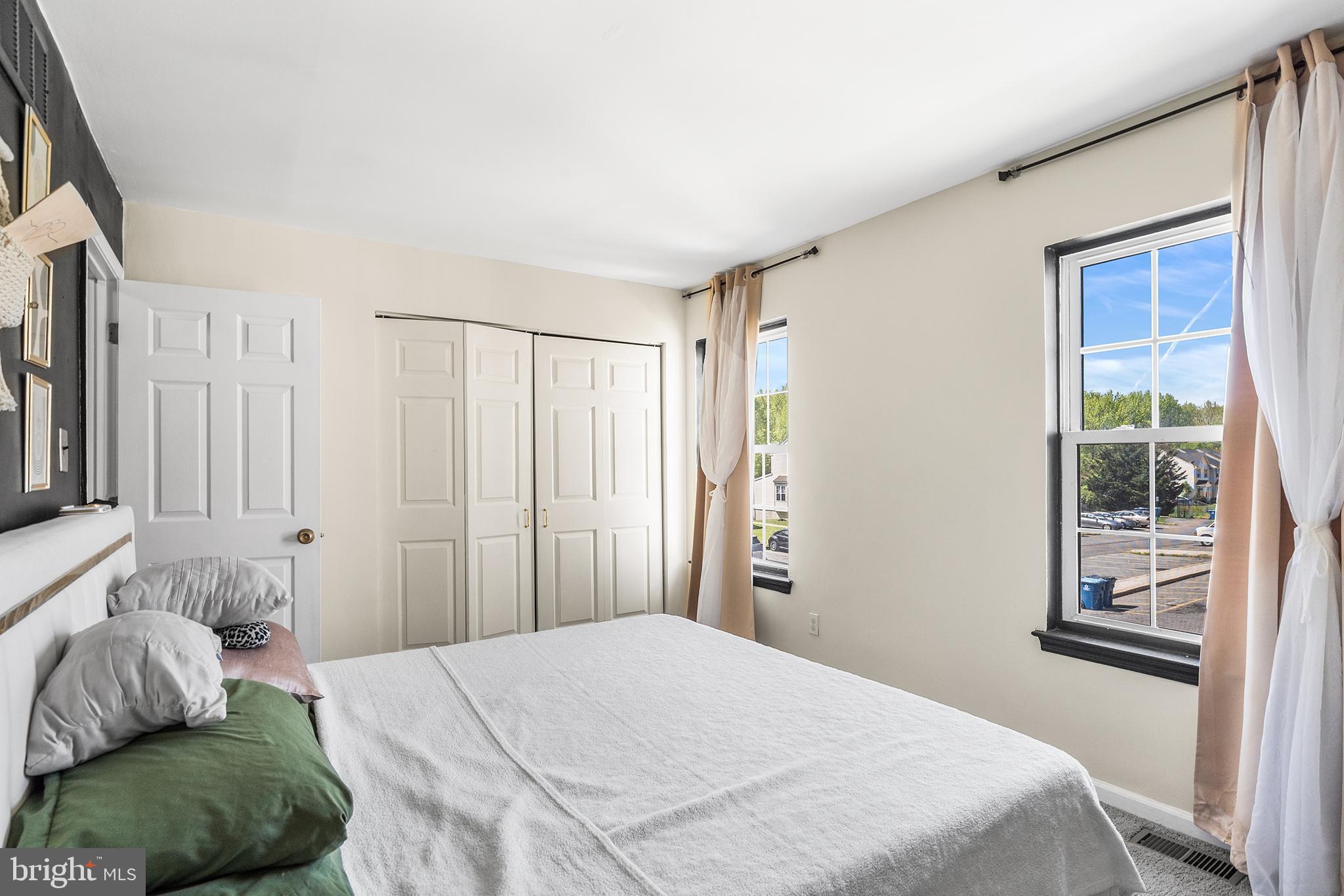 BUTTONWOODS - Residential