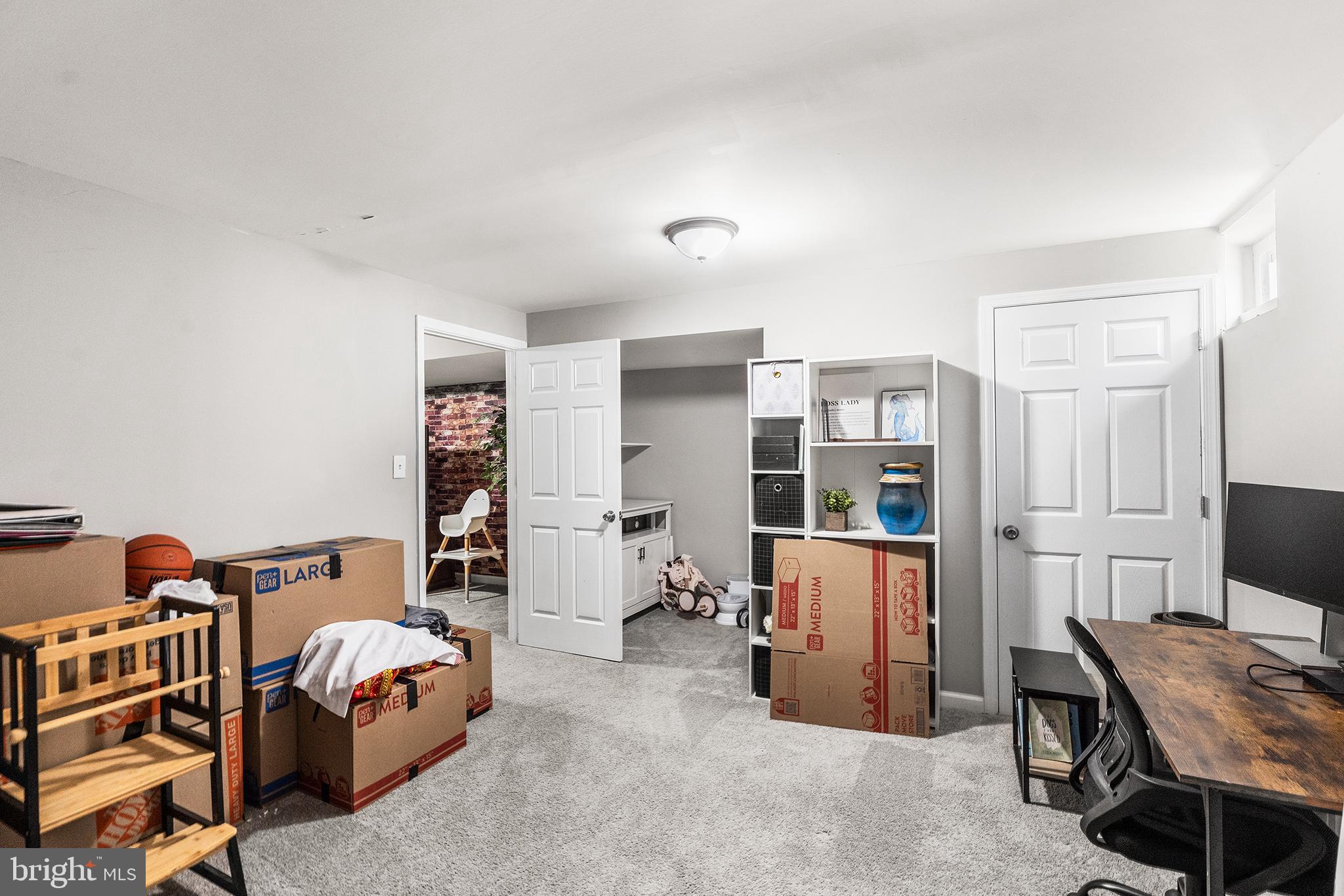 BUTTONWOODS - Residential