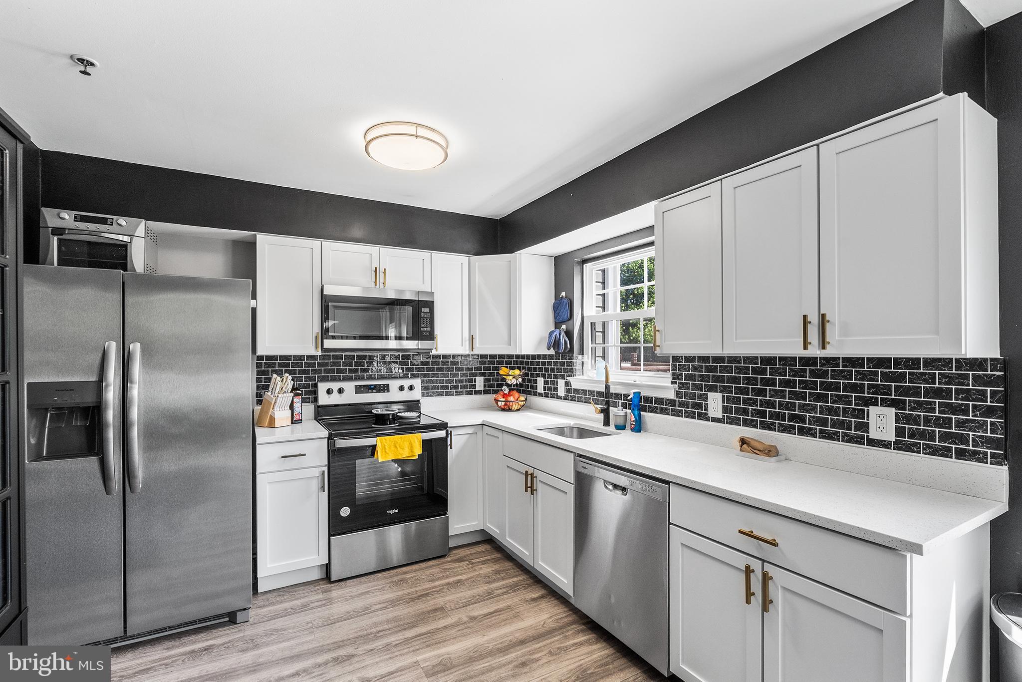 BUTTONWOODS - Residential