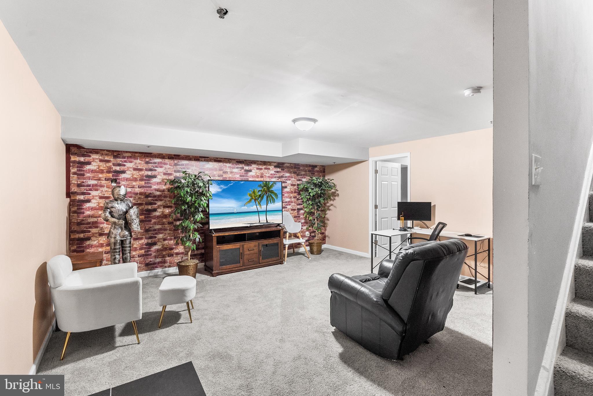 BUTTONWOODS - Residential