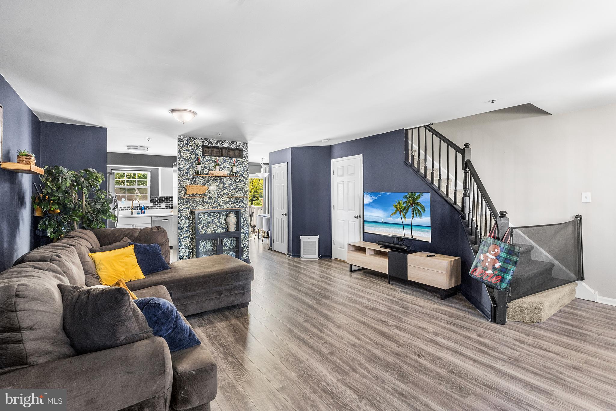 BUTTONWOODS - Residential