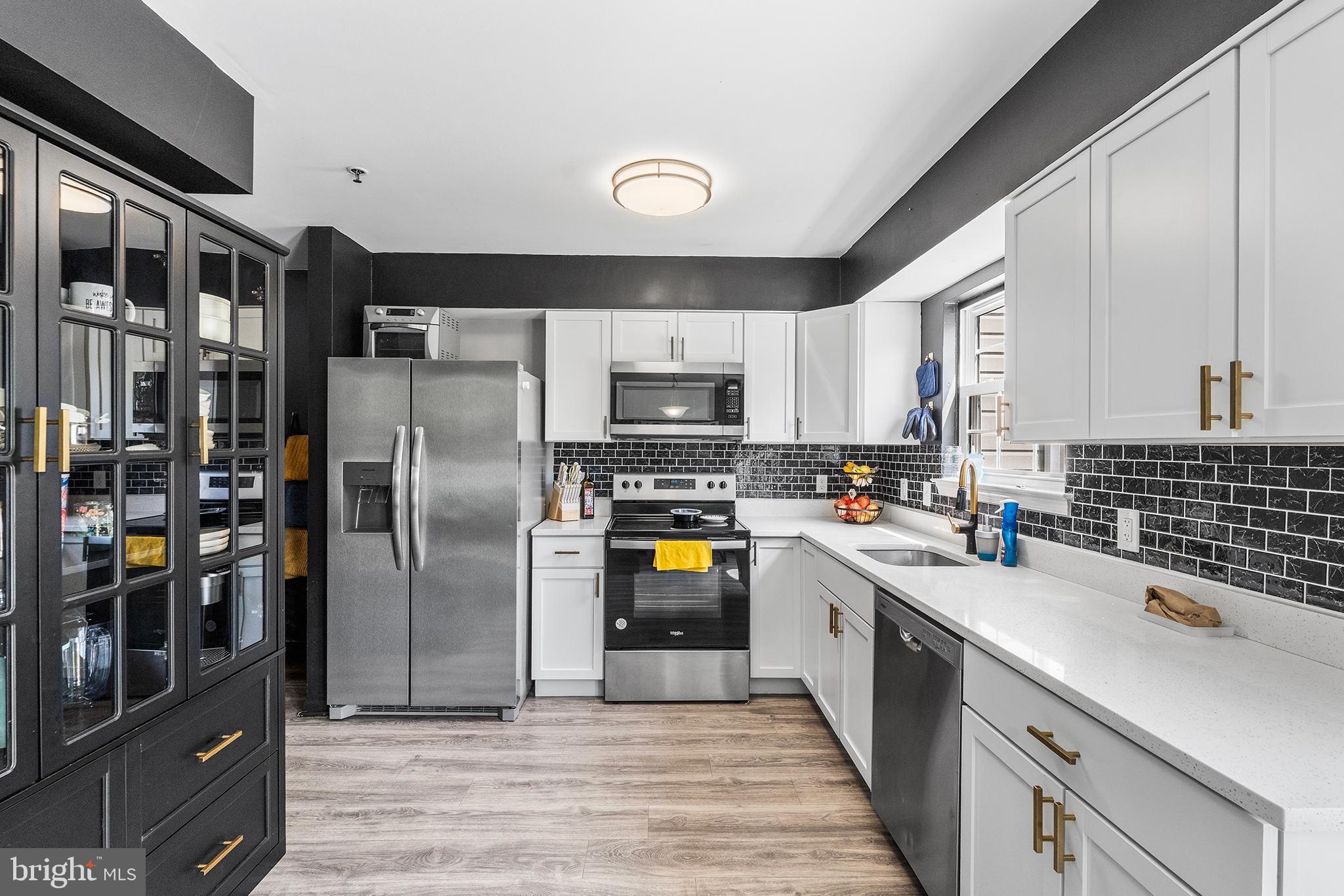 BUTTONWOODS - Residential