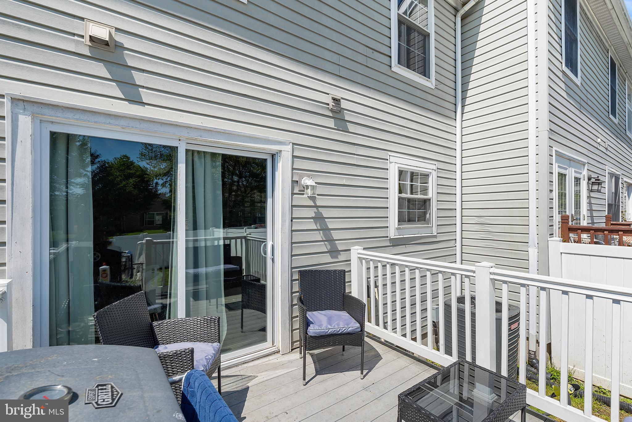 BUTTONWOODS - Residential