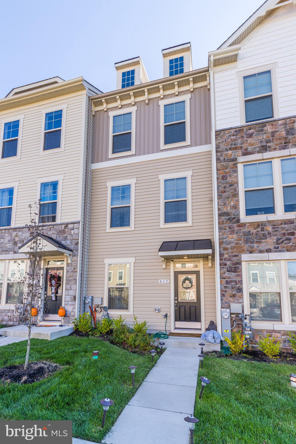 TANYARD COVE - Residential Lease