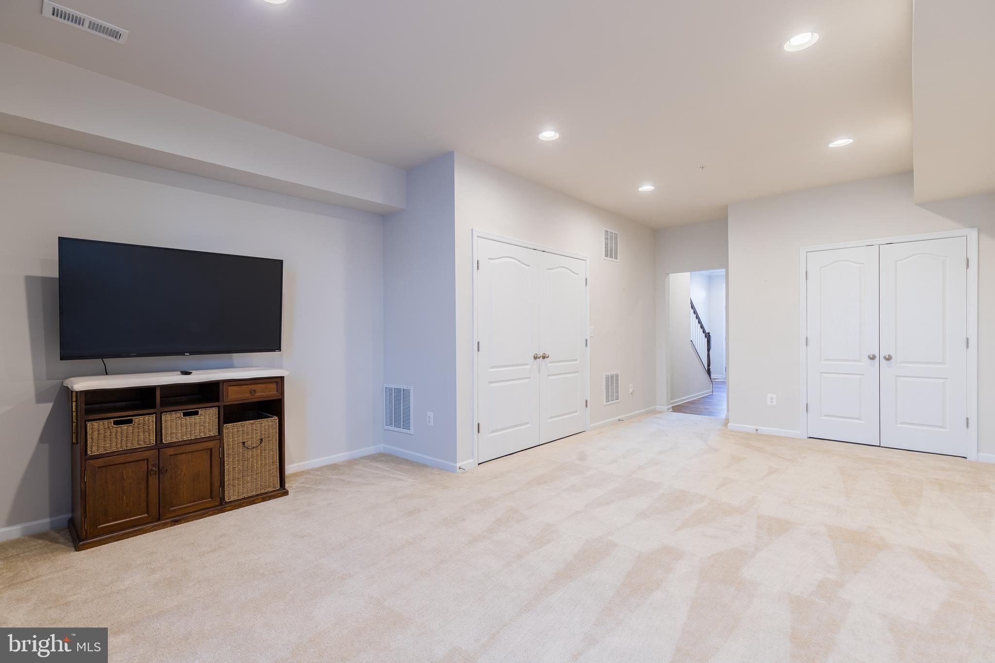 TANYARD COVE - Residential Lease