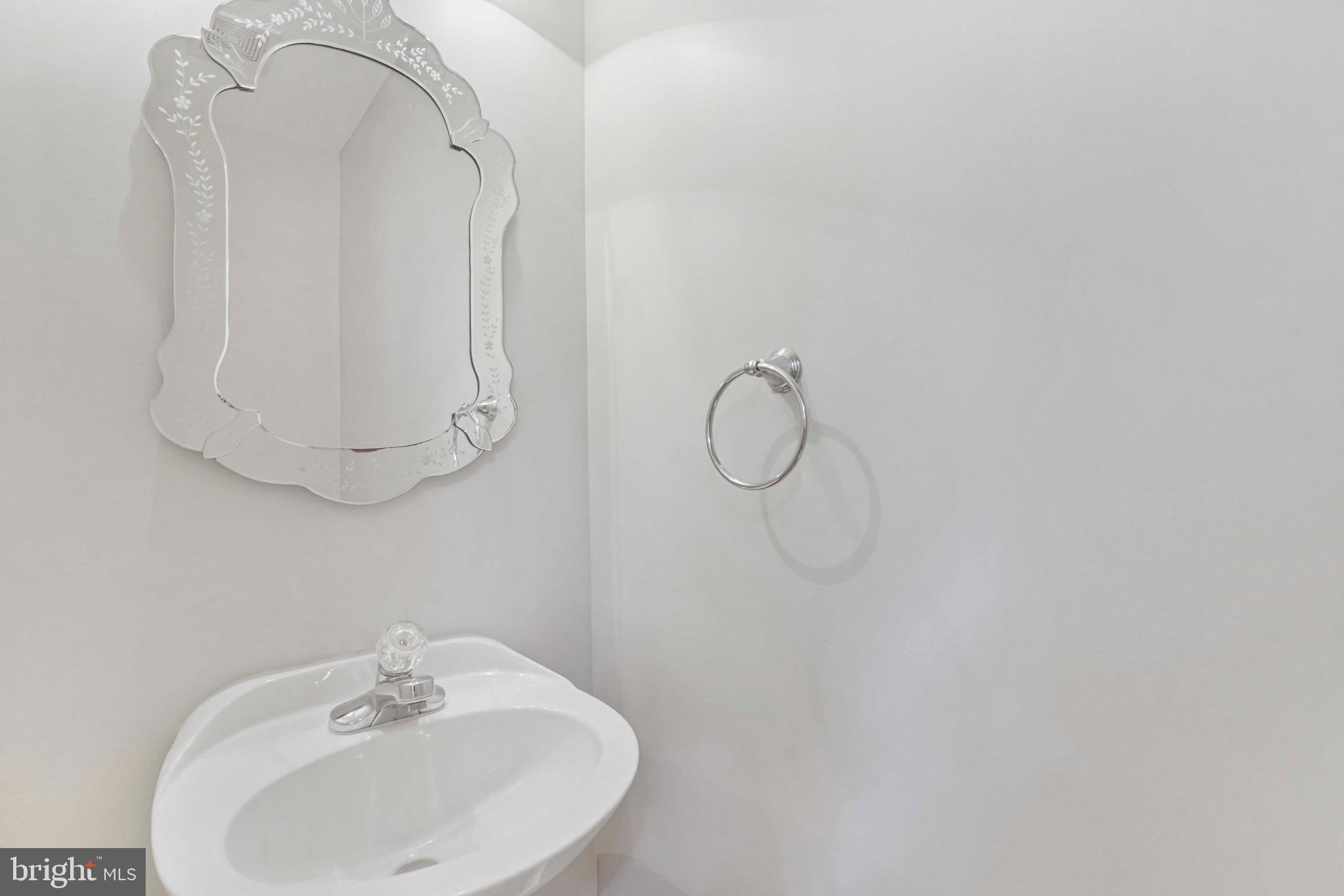 ASHBURN VILLAGE - Residential Lease