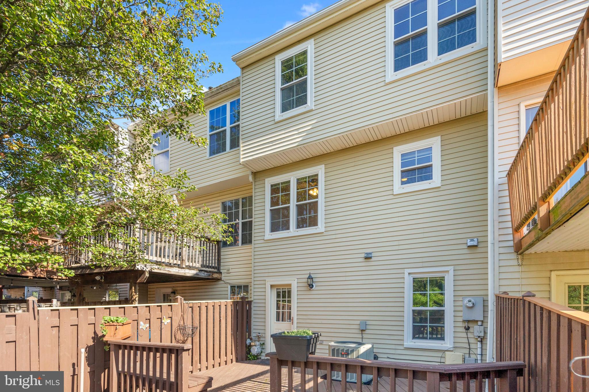 ASHBURN VILLAGE - Residential Lease