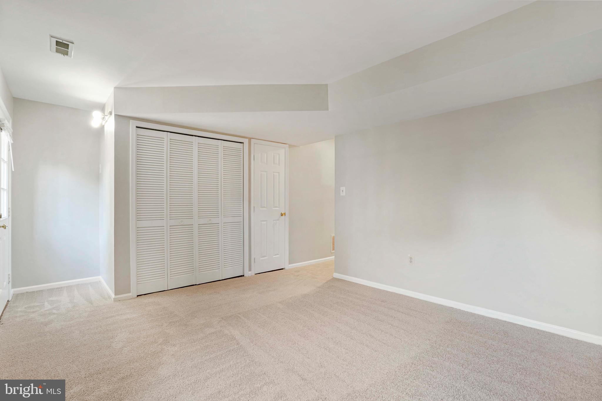 ASHBURN VILLAGE - Residential Lease