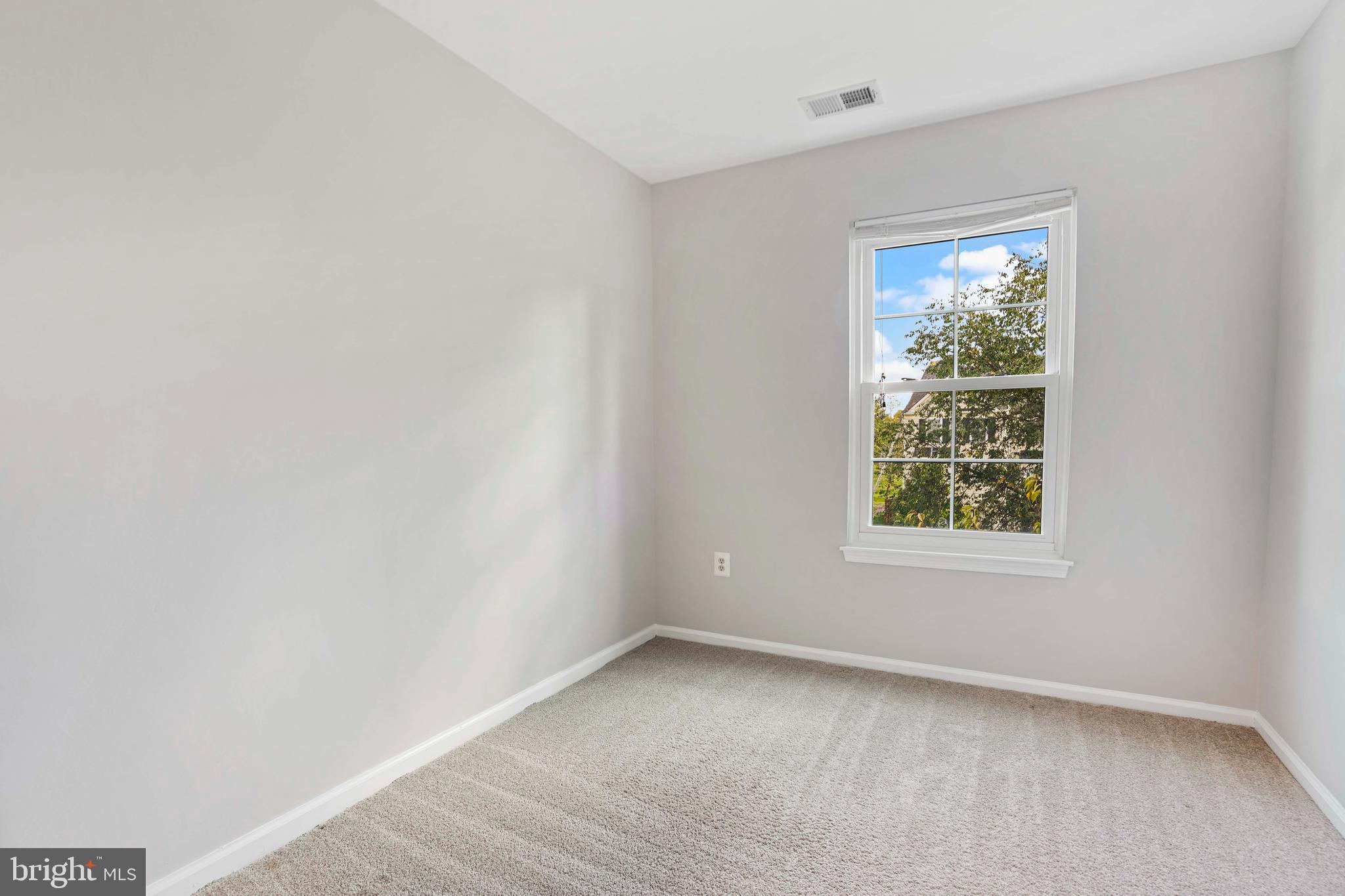 ASHBURN VILLAGE - Residential Lease