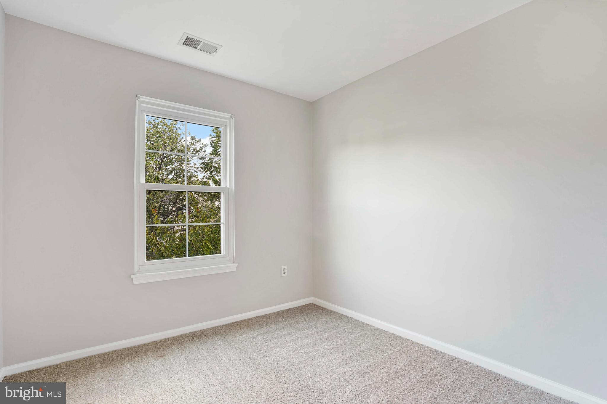 ASHBURN VILLAGE - Residential Lease