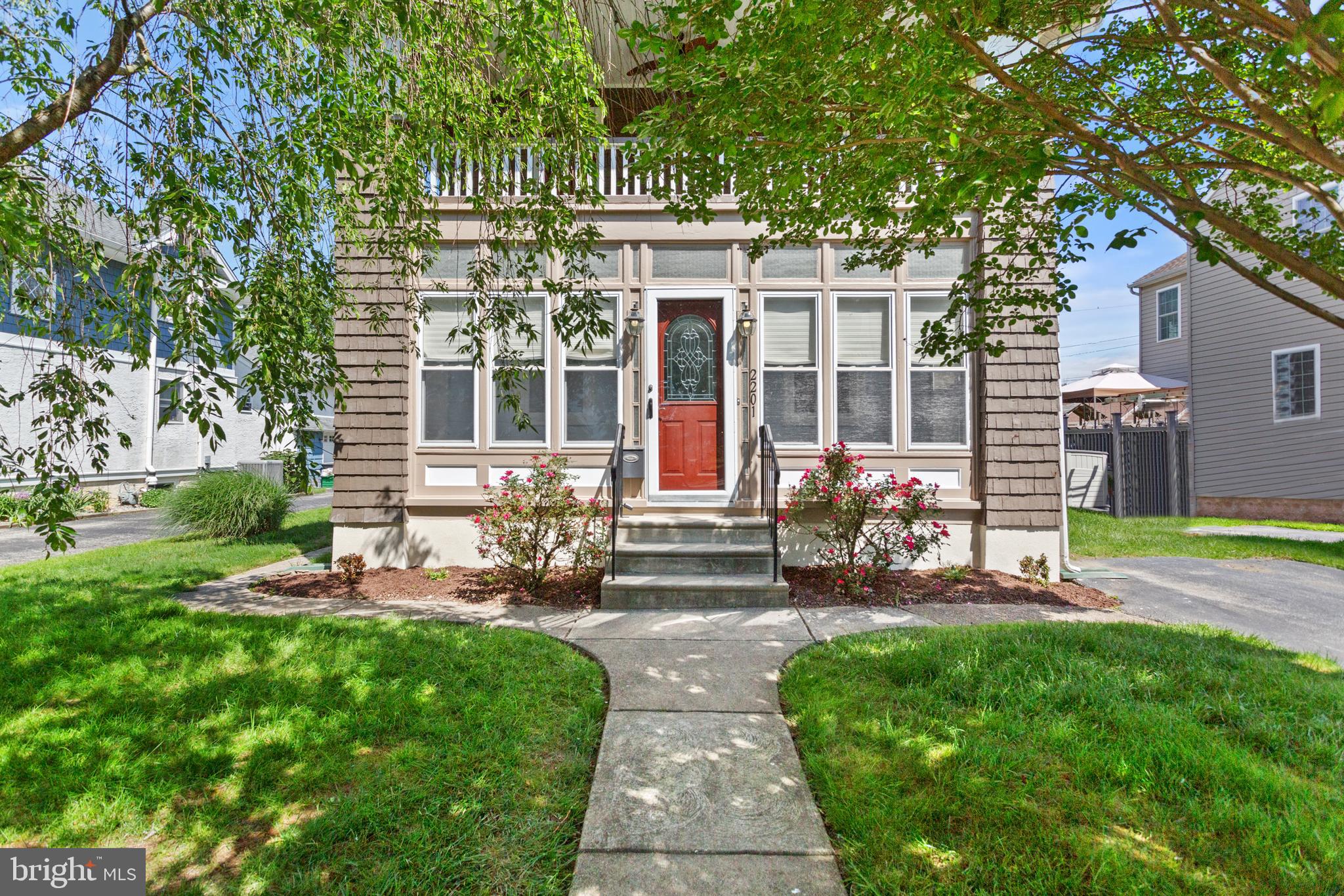2201 HIGHLAND AVENUE