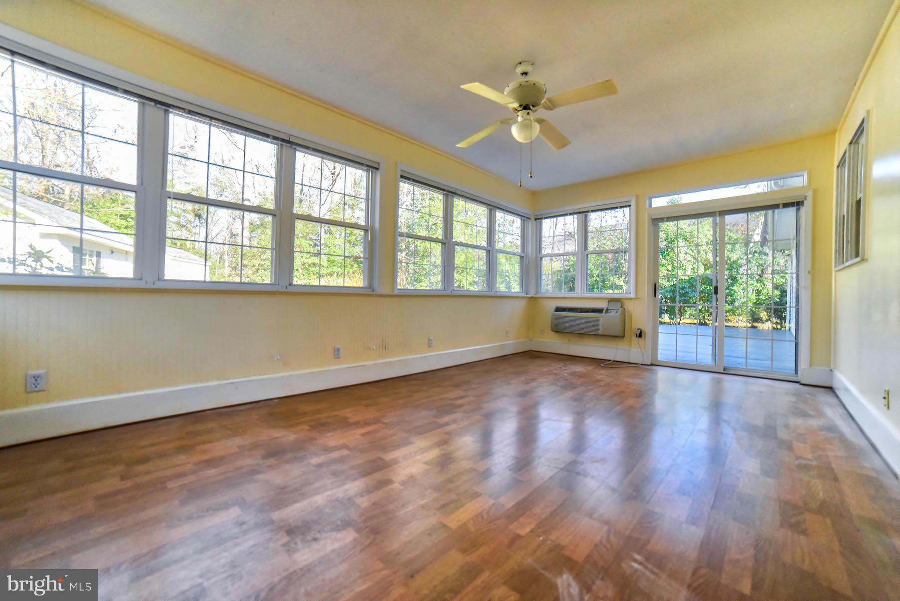 BRETON BAY ESTATES - Residential