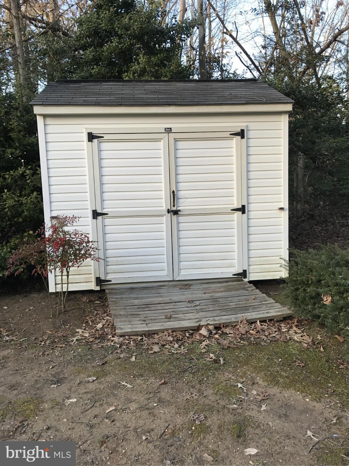 BRETON BAY ESTATES - Residential