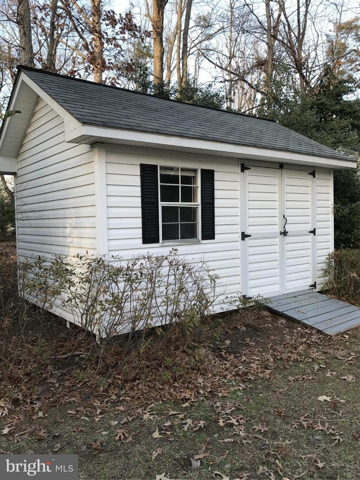 BRETON BAY ESTATES - Residential